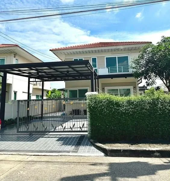 4 Bedroom condo in Supalai Ville Wongwaen-Lumlukka Klong 3