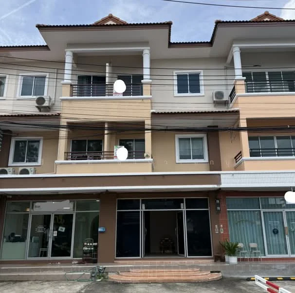 3 Bedroom condo in Phanason Villa Lumlukka-Klong 4