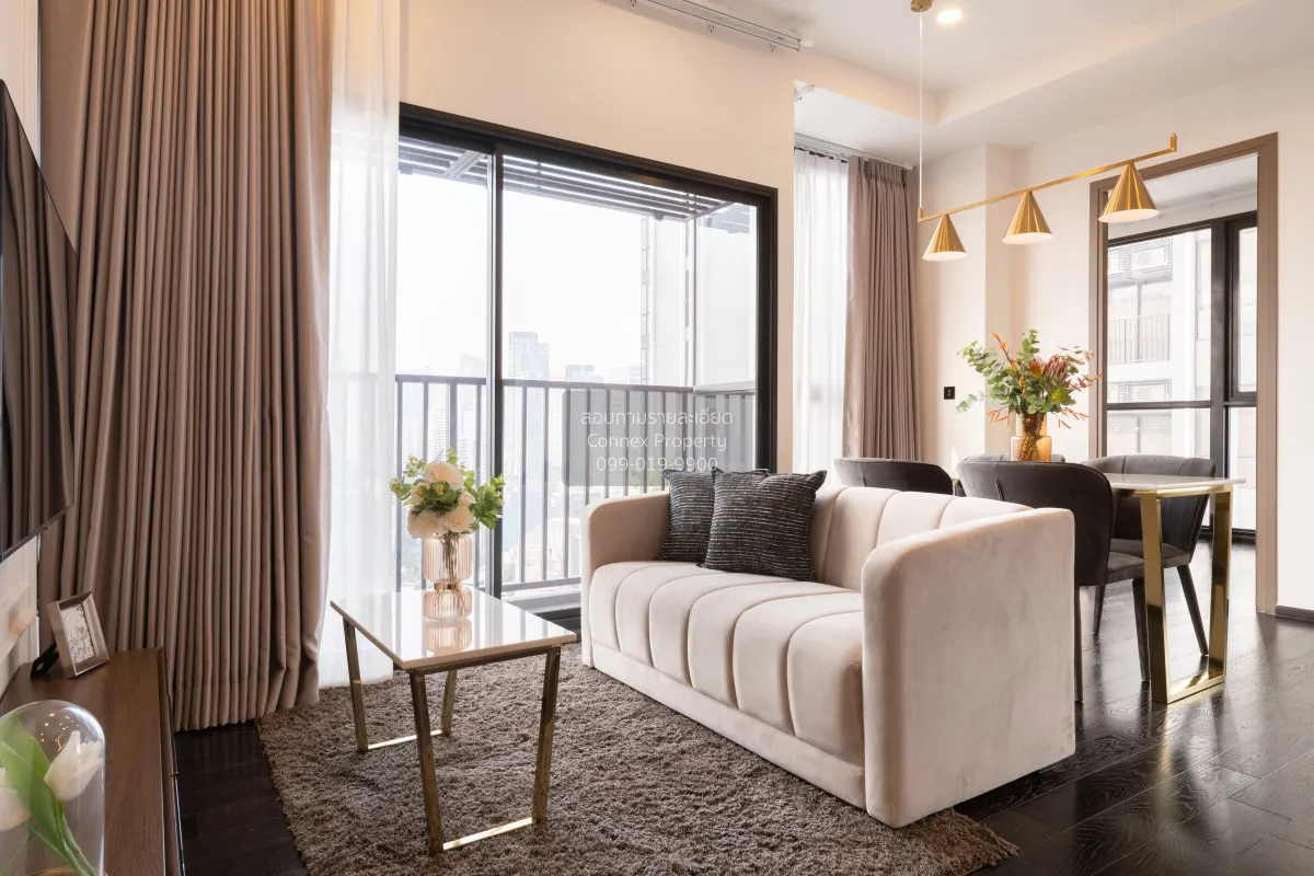 2 Bedroom condo in Park Origin Thonglor