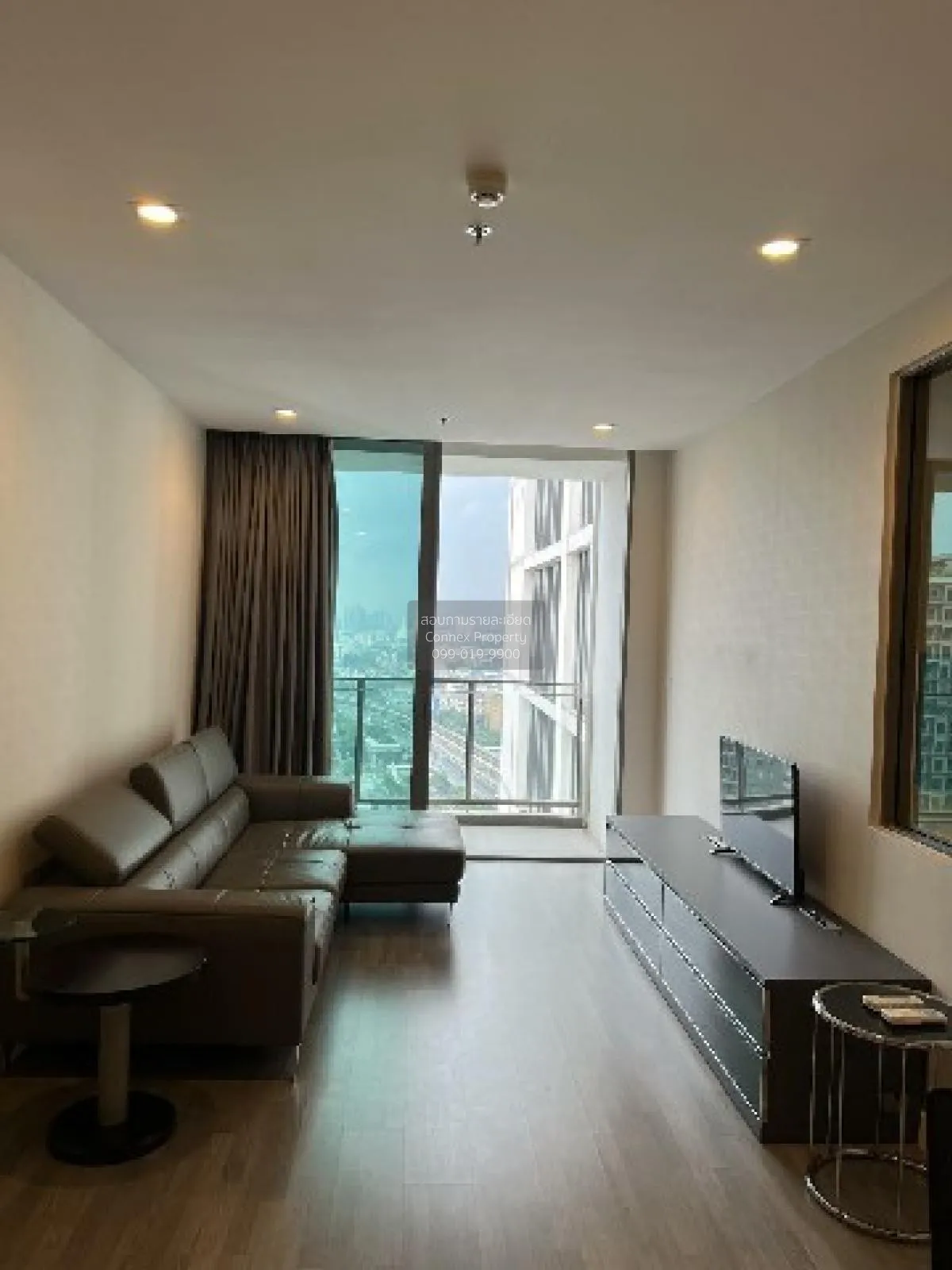 2 Bedroom condo in The Room BTS Wongwianyai
