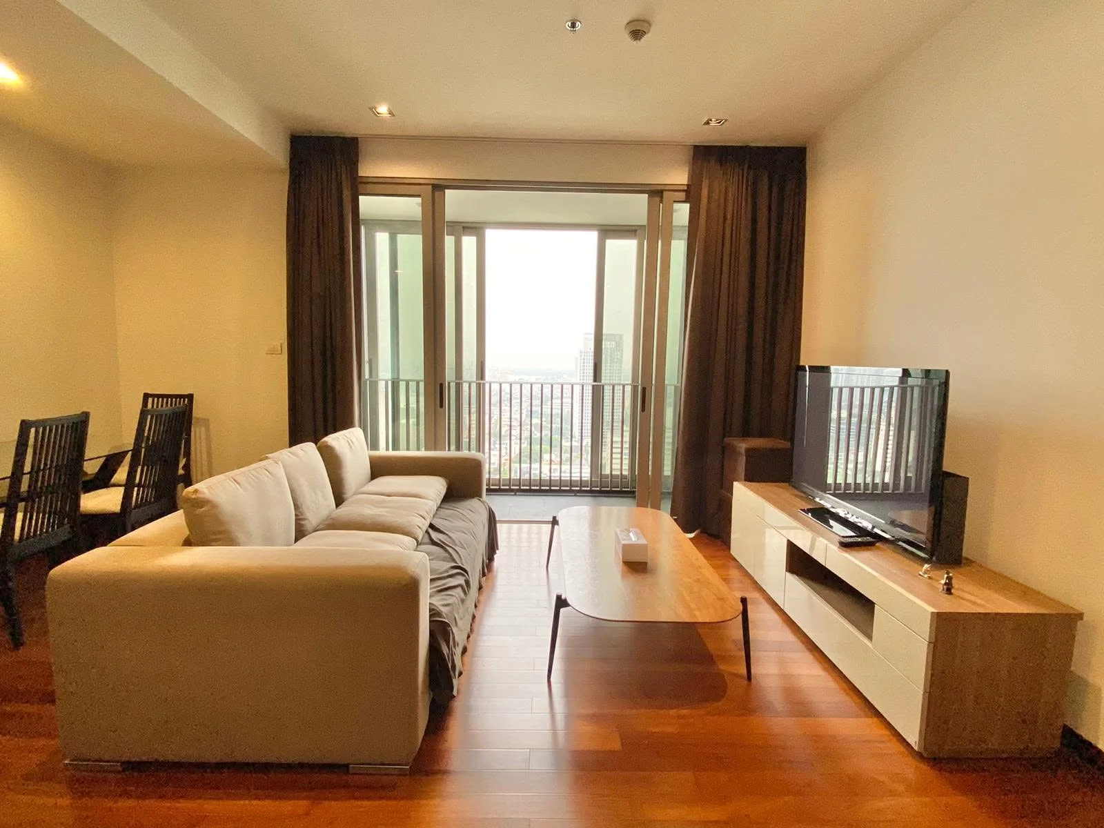 2 Bedroom condo in ASHTON Morph 38