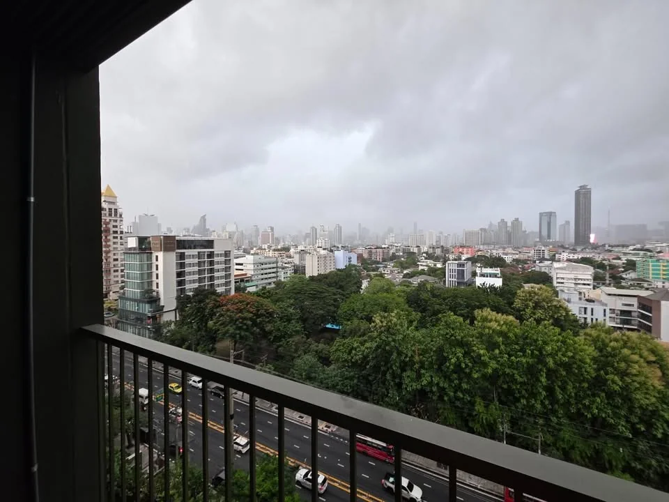 Studio condo in Noble Solo