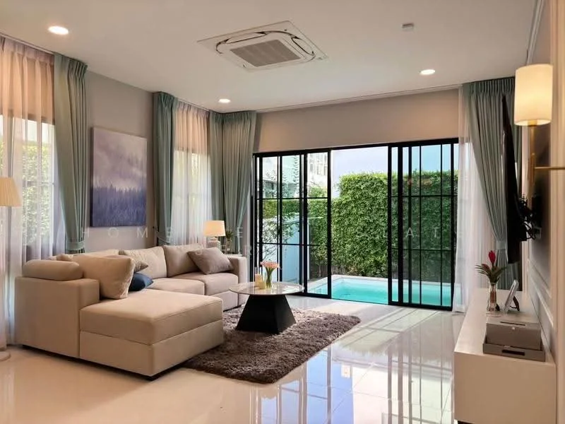 4 Bedroom condo in Nantawan Rama 9 - New Krungthepkreetha