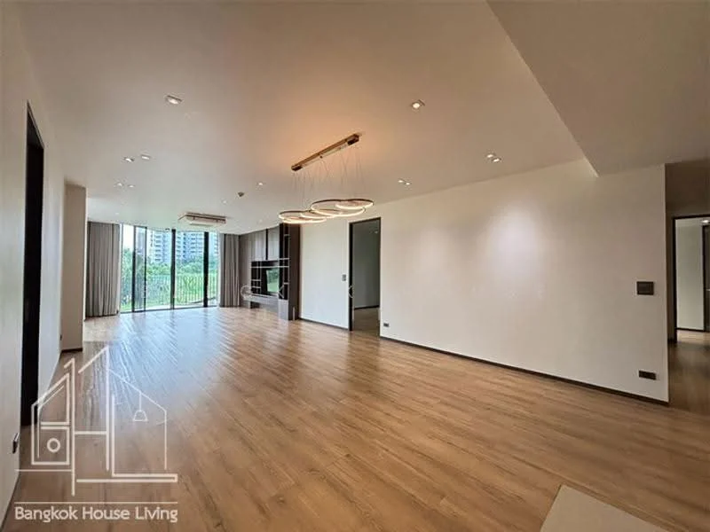 3 Bedroom condo in Raveevan Space