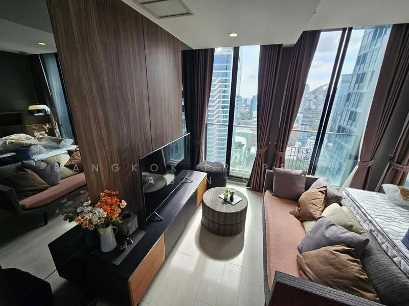 1 Bedroom condo in Noble Ploenchit