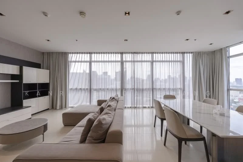 4 Bedroom condo in Athenee Residence