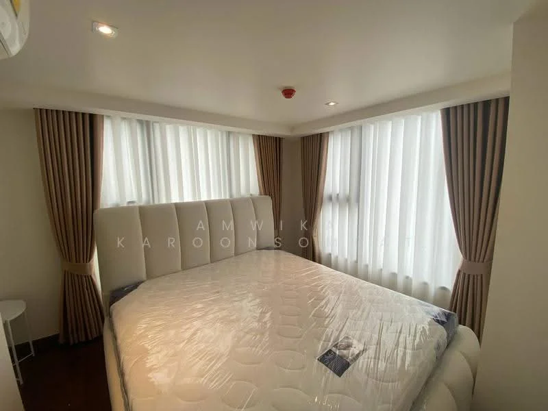 3 Bedroom condo in Altitude Symphony Charoenkrung