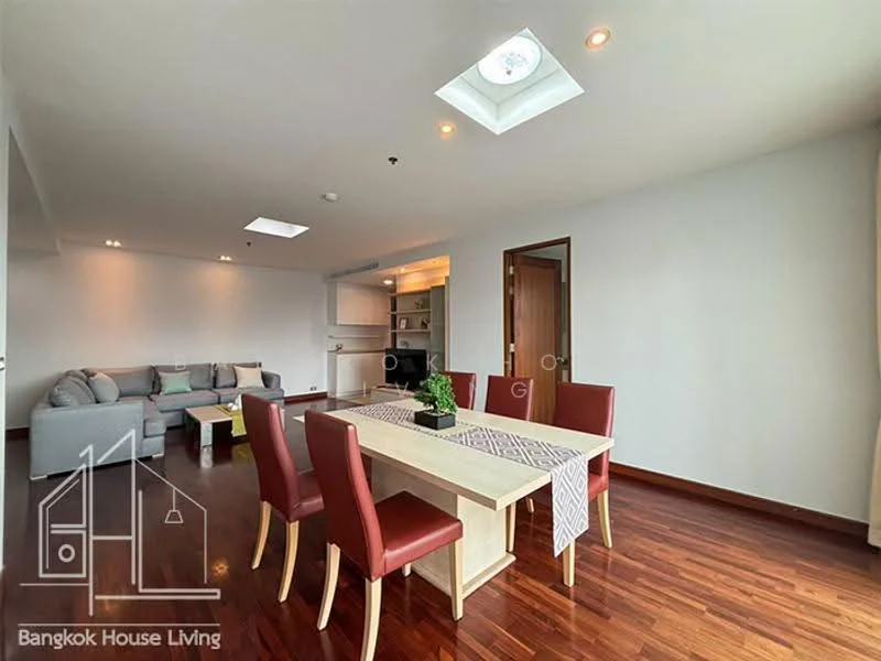 2 Bedroom condo in The Residence Sukhumvit 24