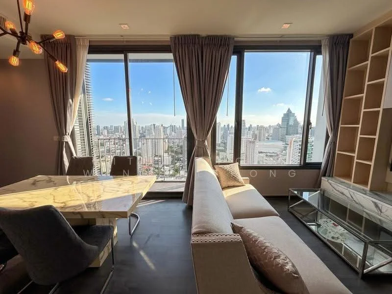2 Bedroom condo in The Edge Sukhumvit 23