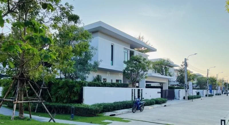 4 Bedroom condo in Mantana Bangna Km.15