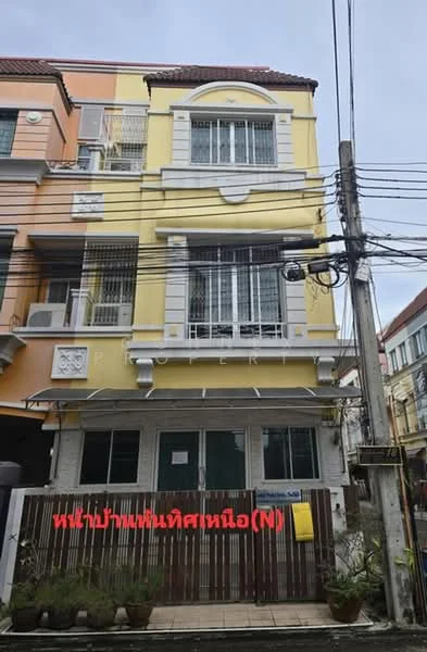 3 Bedroom condo in Baan Klang Muang British Town Srinakarin