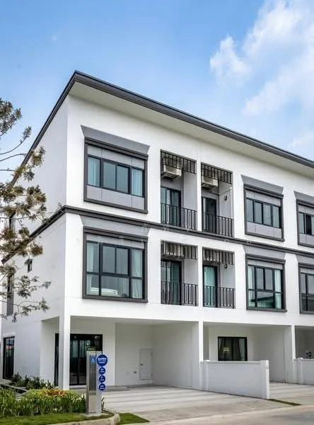 3 Bedroom condo in Lumpini Townplace Sukhumvit-Srinakarin