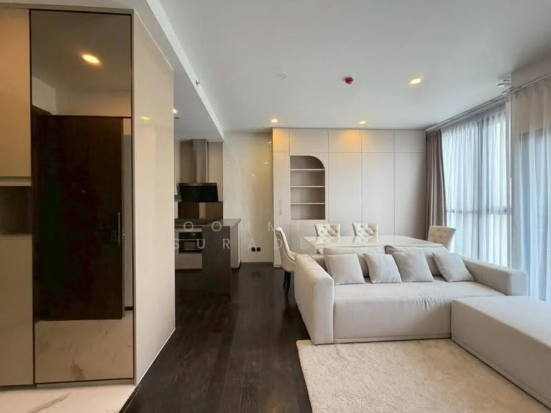2 Bedroom condo in Park Origin Thonglor