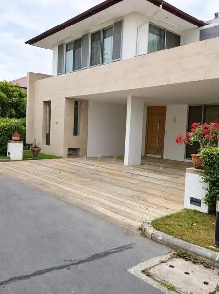 4 Bedroom condo in Hyde Park Garden Vibhavadi