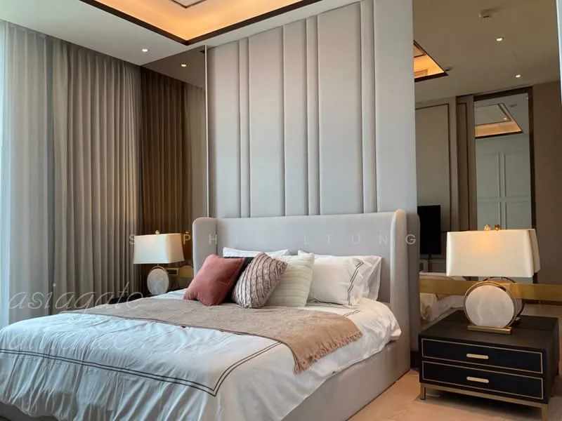 2 Bedroom condo in The Residences At Mandarin Oriental