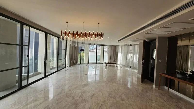 3 Bedroom condo in La Citta Delre Thonglor 16