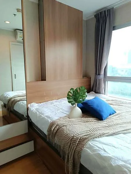 1 Bedroom condo in Lumpini Place Srinakarin-Huamak Station