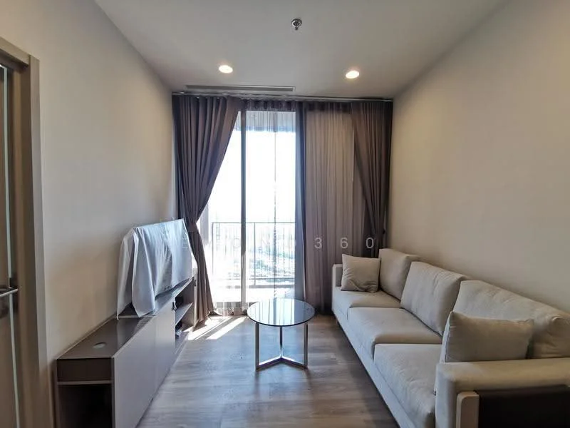 2 Bedroom condo in Oka Haus Sukhumvit 36