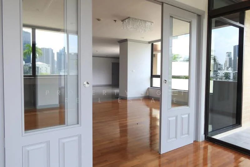 3 Bedroom condo in Ruamsuk Condominium