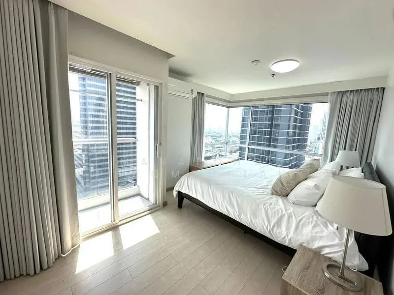 3 Bedroom condo in M Silom