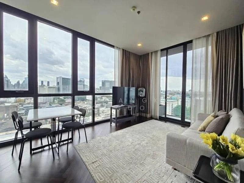 2 Bedroom condo in The Monument Sanampao