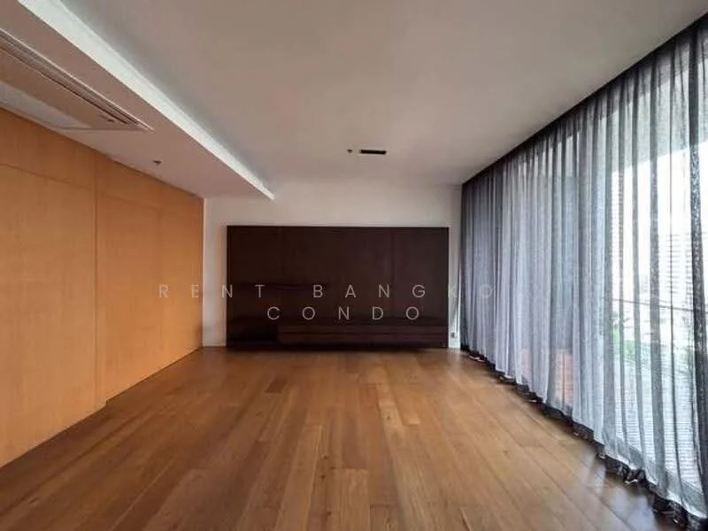 3 Bedroom condo in Domus 18
