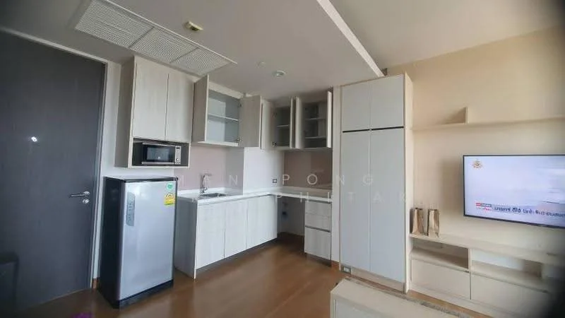 1 Bedroom condo in The Lumpini 24