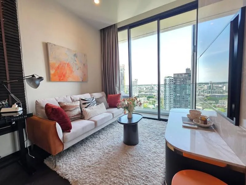 2 Bedroom condo in The Esse Sukhumvit 36