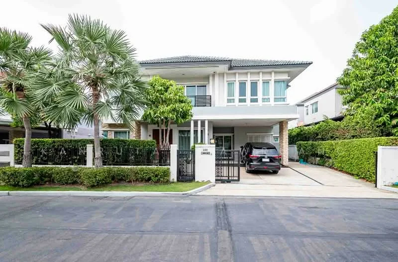 4 Bedroom condo in Grand Bangkok Boulevard Rama 9 - Srinakarindra
