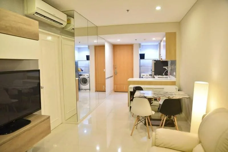 1 Bedroom condo in Villa Asoke
