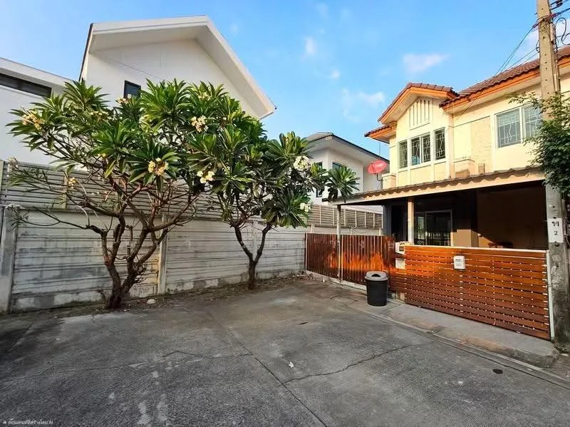 3 Bedroom condo in Pruksa Ville 32 Rama 2