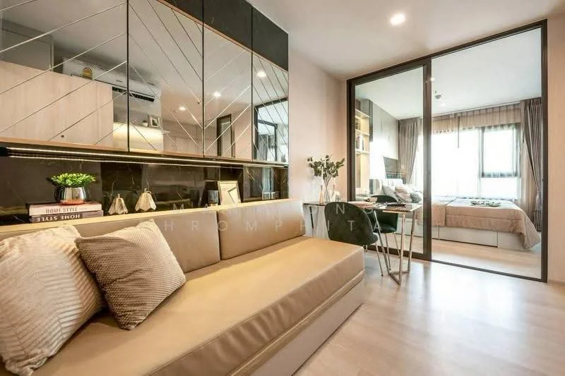 1 Bedroom condo in Life One Wireless