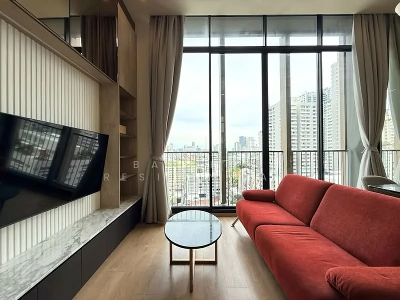 2 Bedroom condo in Noble Around Sukhumvit 33