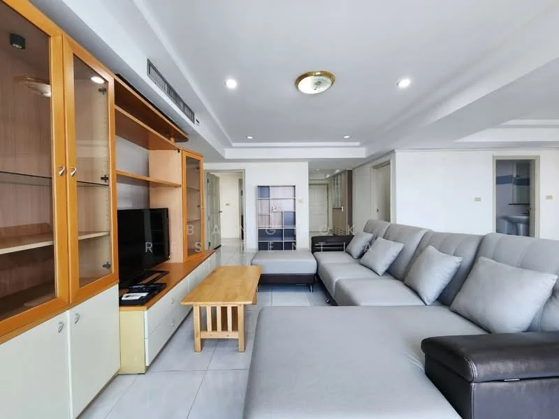 3 Bedroom condo in Royal Castle Sukhumvit