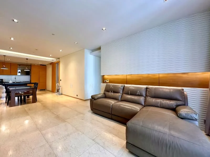 2 Bedroom condo in Saladaeng Residences