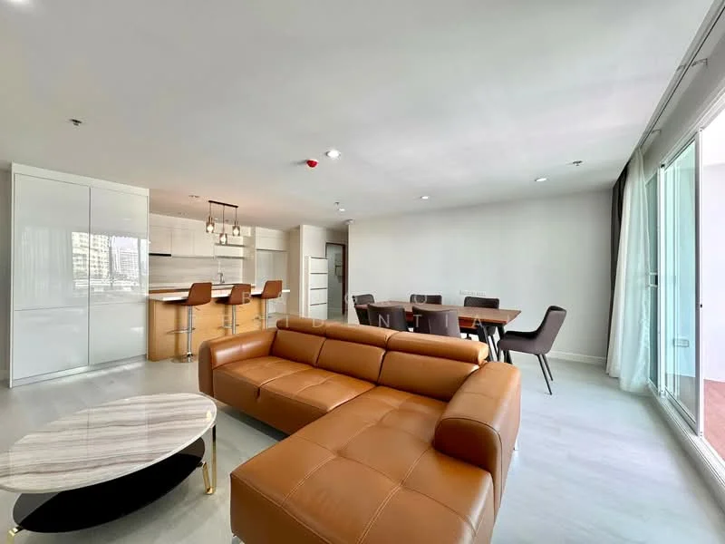 3 Bedroom condo in Queen’s Park View