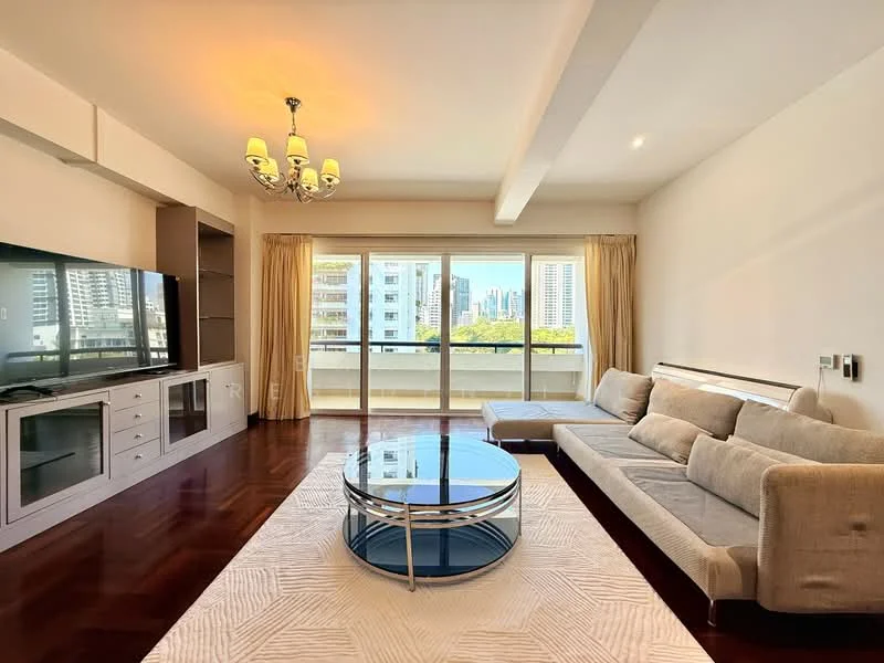 3 Bedroom condo in Prompong Mansion