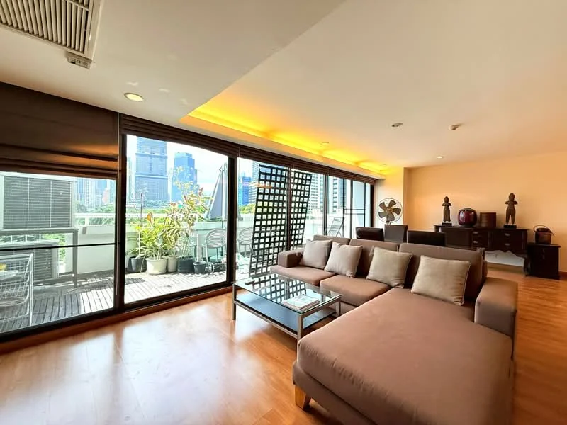 2 Bedroom condo in Parkview Mansion Home