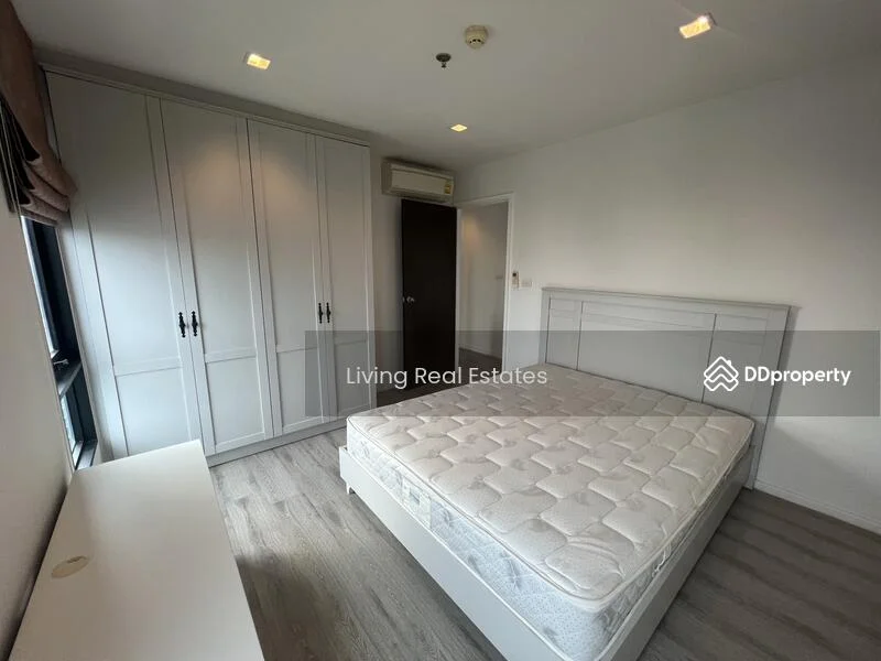 2 Bedroom condo in Knightsbridge Bearing