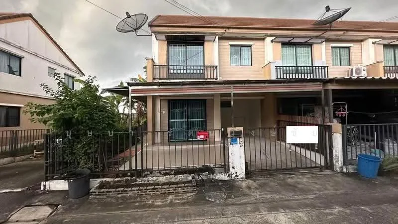3 Bedroom condo in Baan Pruksa 79 Lumlukka Klong 3