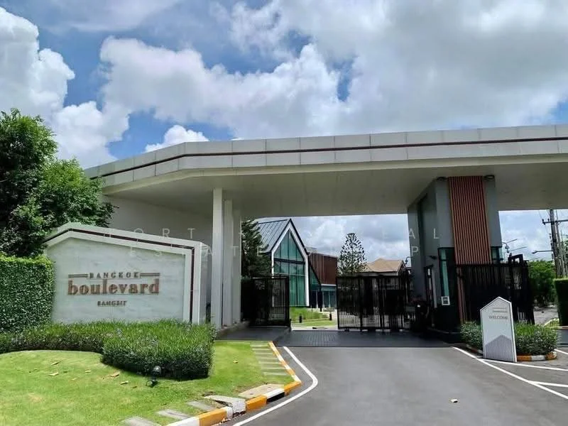 5 Bedroom condo in Bangkok Boulevard Rangsit