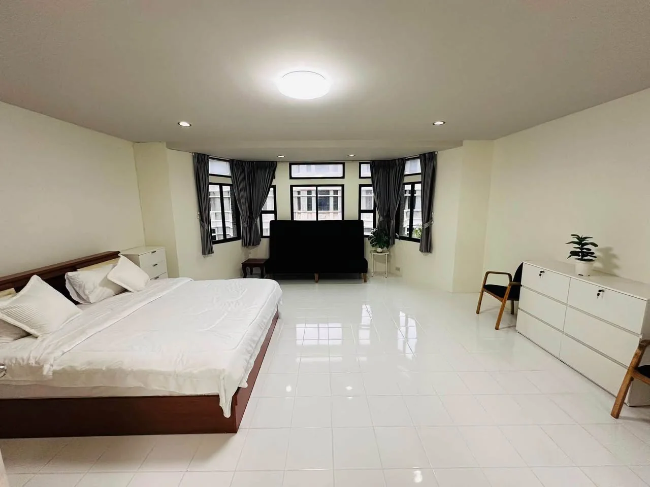 4 Bedroom condo in Moo Baan Chicha Castle