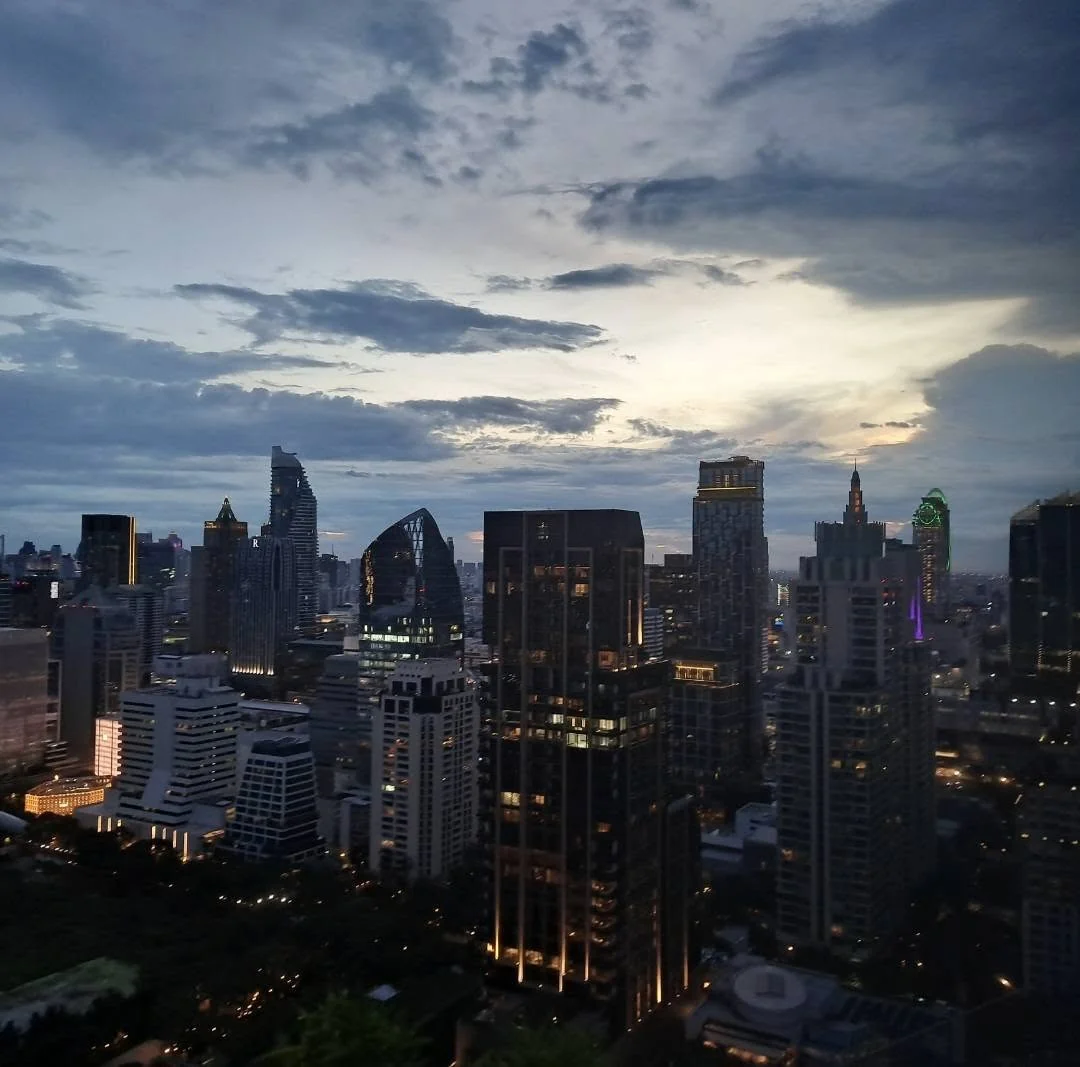 2 Bedroom condo in Life One Wireless