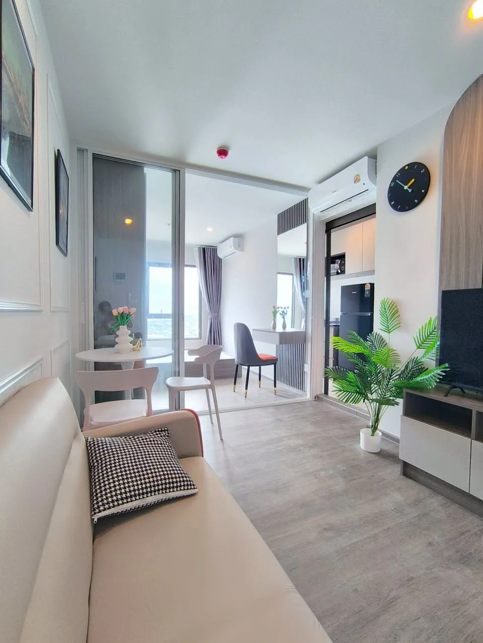 Studio condo in Regent Home Wutthakat