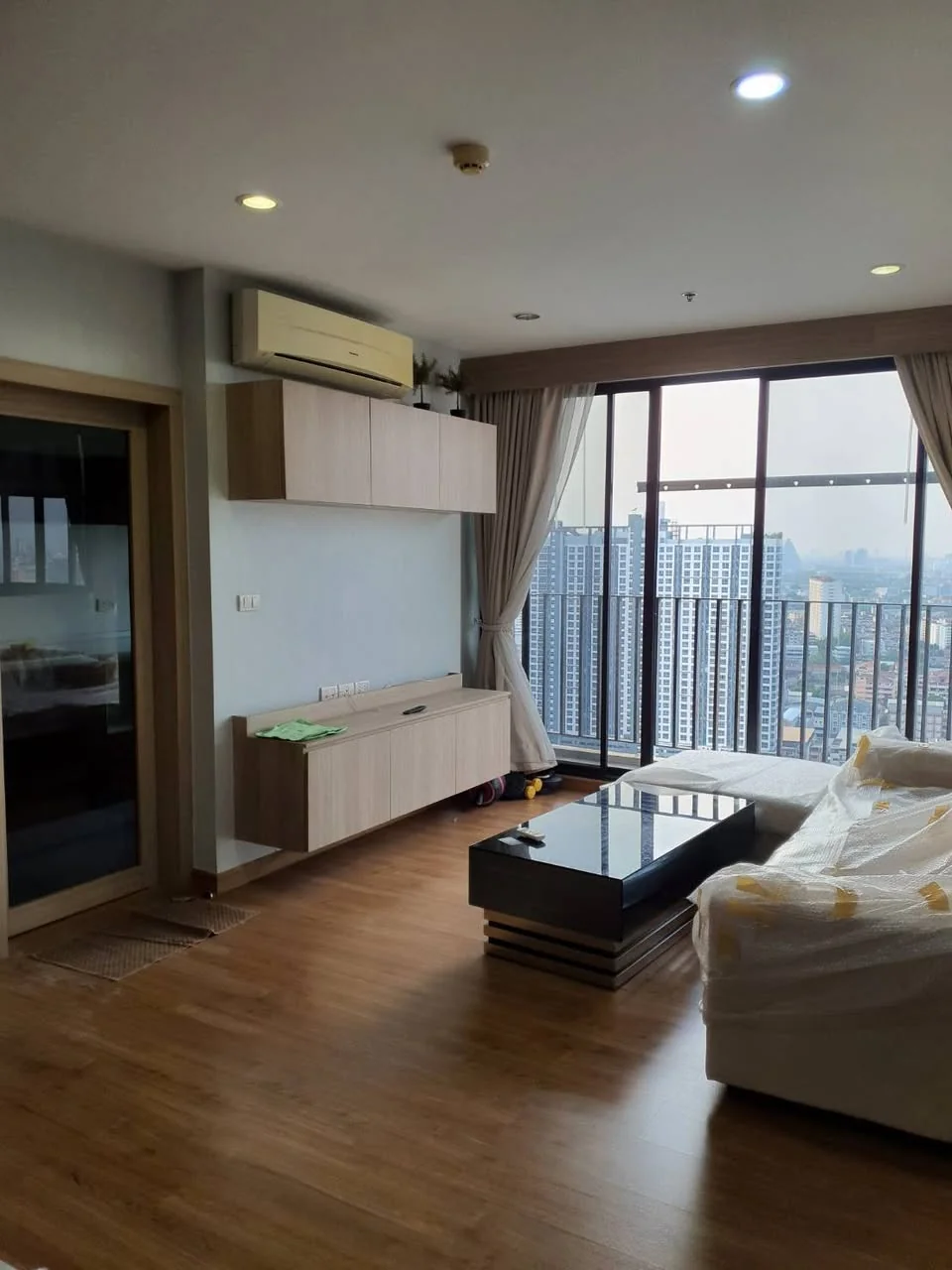 2 Bedroom condo in The Tree Interchange