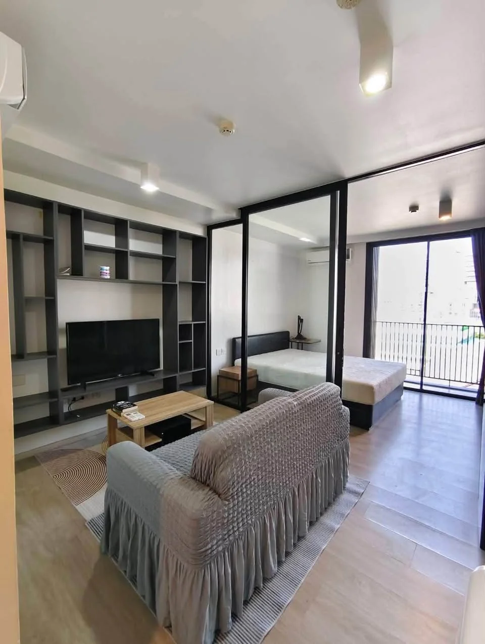1 Bedroom condo in Maestro 02 Ruamrudee