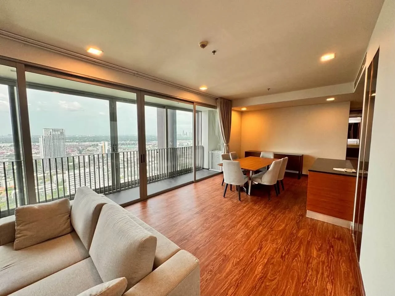 3 Bedroom condo in ASHTON Morph 38