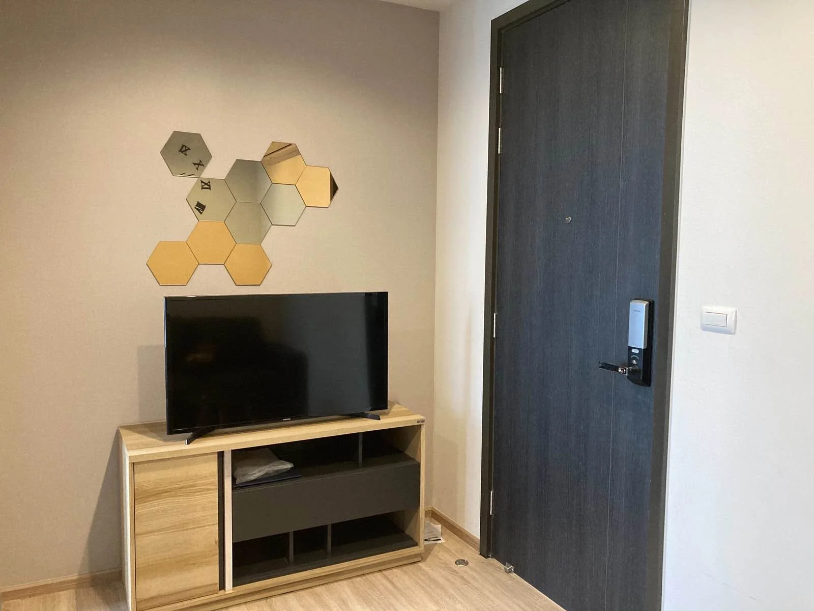 1 Bedroom condo in The Base Garden Rama 9