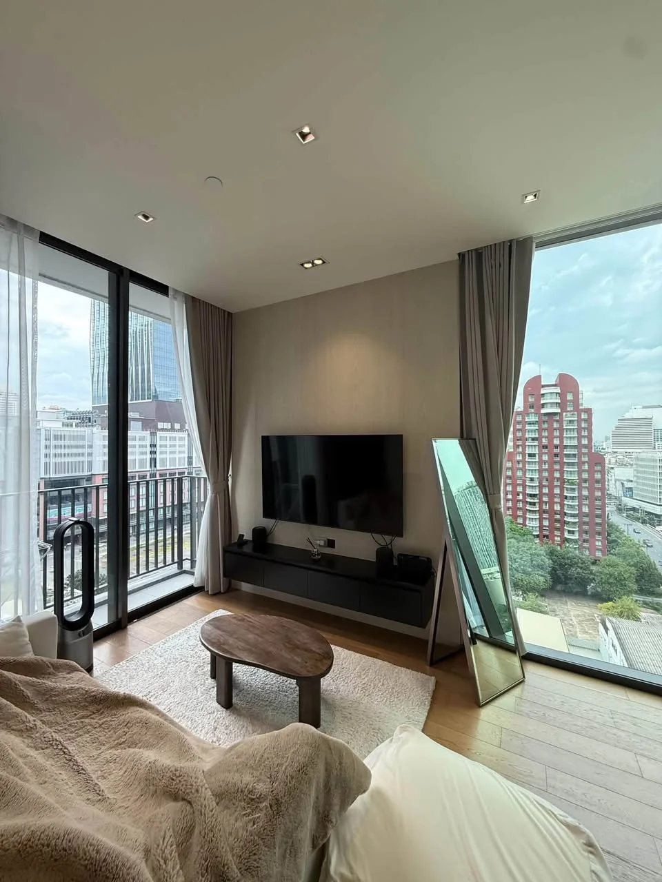 1 Bedroom condo in 28 Chidlom