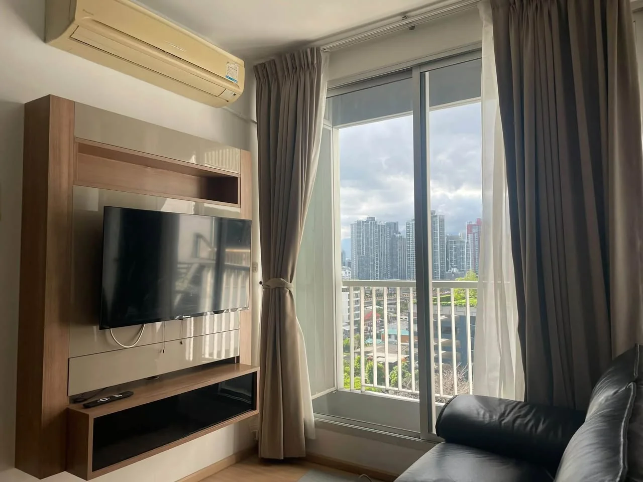 1 Bedroom condo in Rhythm Sukhumvit 50